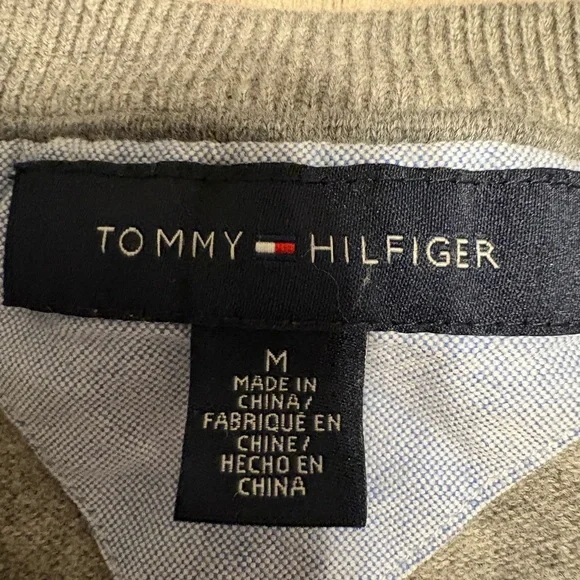 Used Tommy Hilfiger Pullover Sweater Mens Medium Gray Knit V Neck Pima Cotton - Picture 3 of 4
